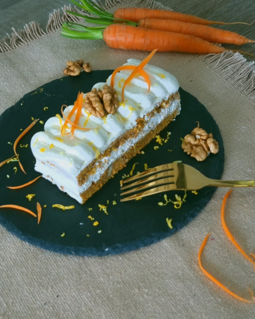Mrkvový koláč s orechami | Schudni s DaVe