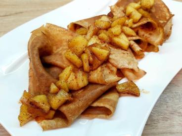 Palacinky s jabĺčkami