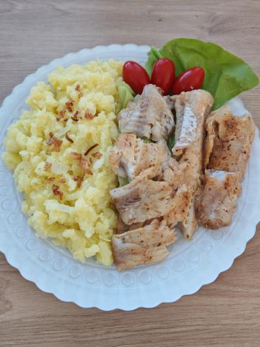 Treska so zemiakmi s opraženou cibuľkou