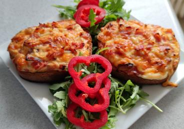 Syrovo - šunkovo - cuketový toast