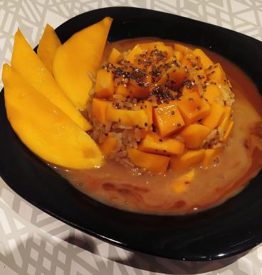 Mango sticky rice