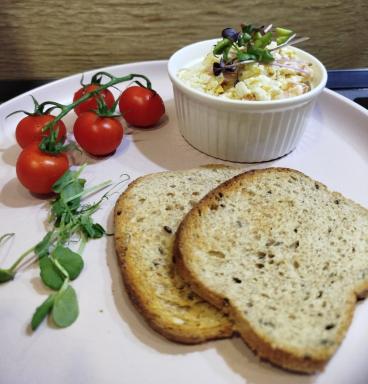 Camembert pomazánka s vajkom