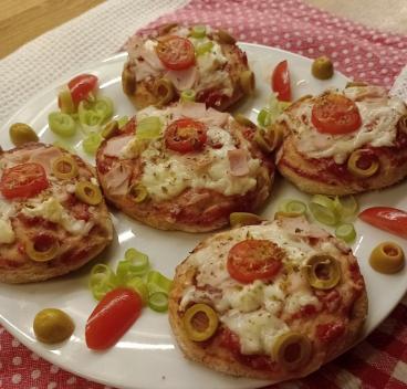 Originálne mini pizze z batátového cesta | Schudni s DaVe
