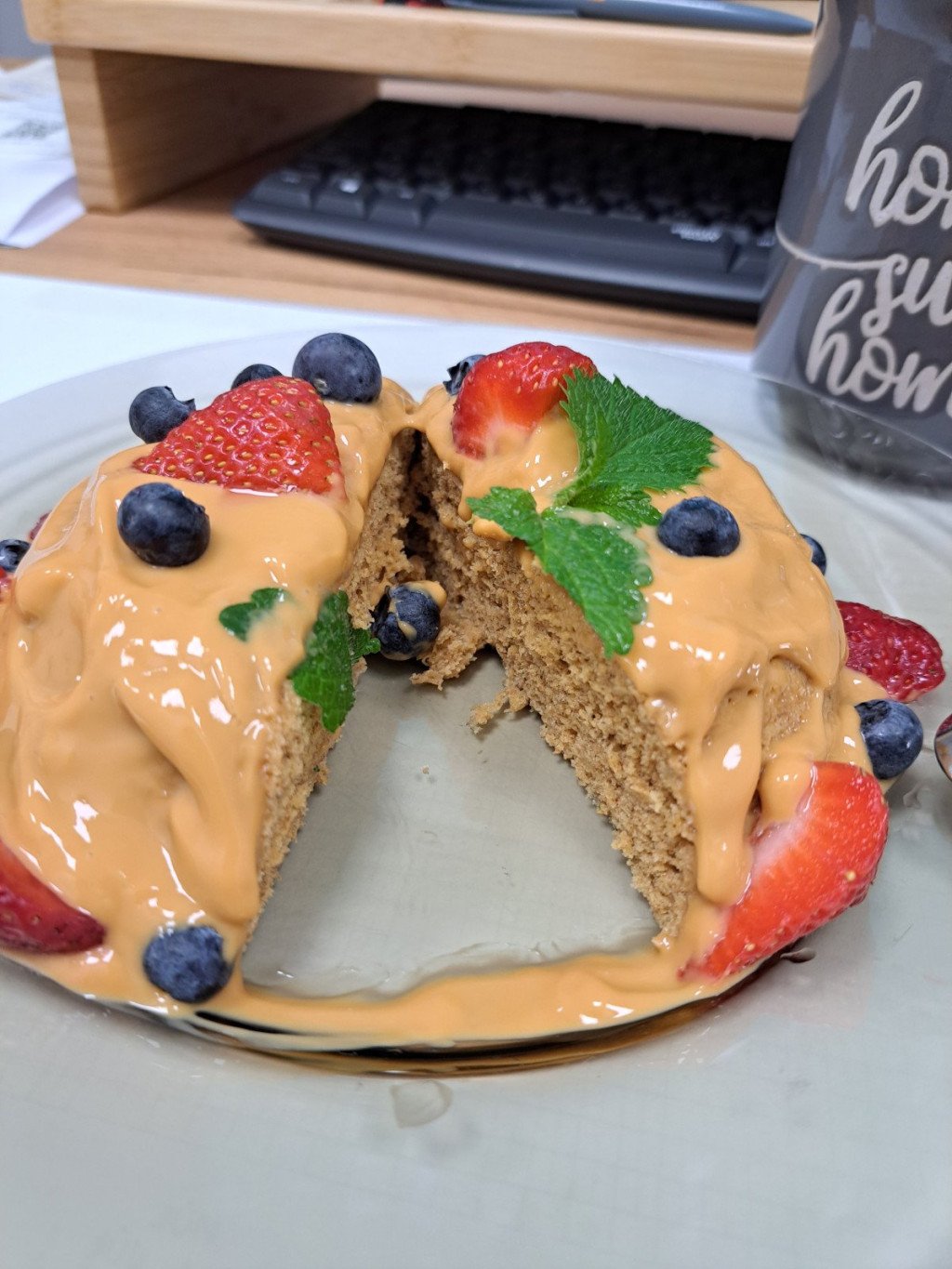 Karamelový mug cake