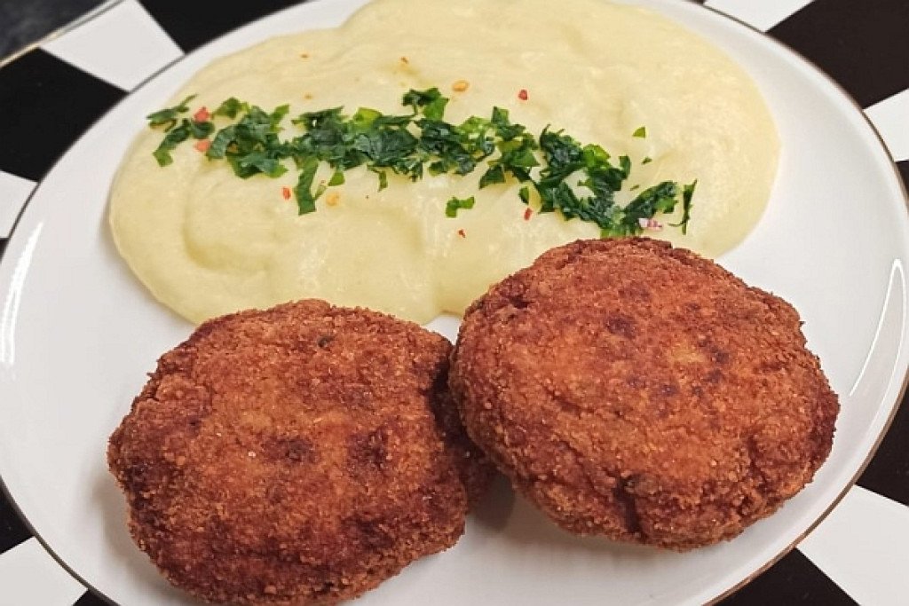 Fašírky s tvarohovou zemiakovou kašou